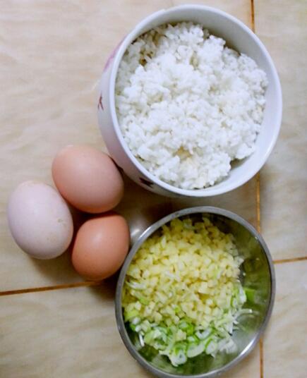 鸡蛋煎米饭的做法，非常好吃，赶紧试试吧